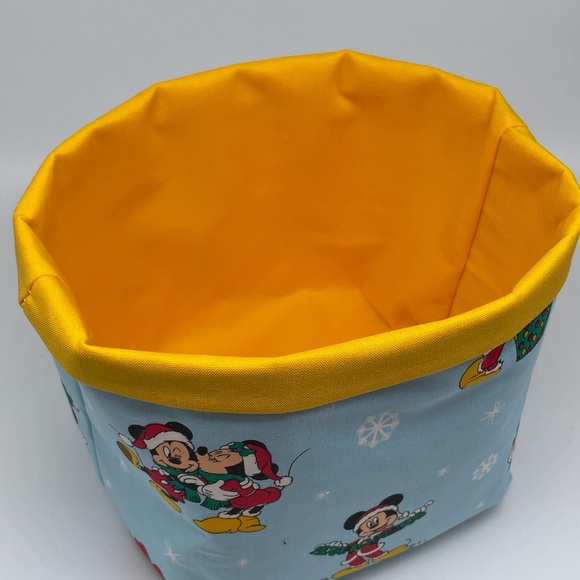 LAST ONE Handmade Disney Christmas Fabric Basket / Mickey Minnie Mouse Winter - Picture 3 of 4